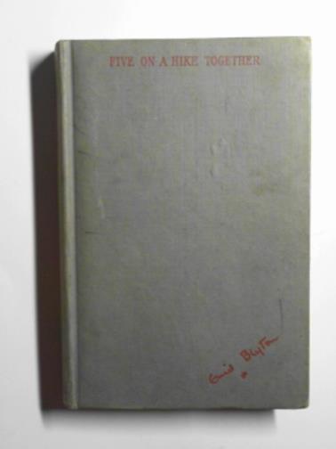 BLYTON, Enid - Five on a hike together