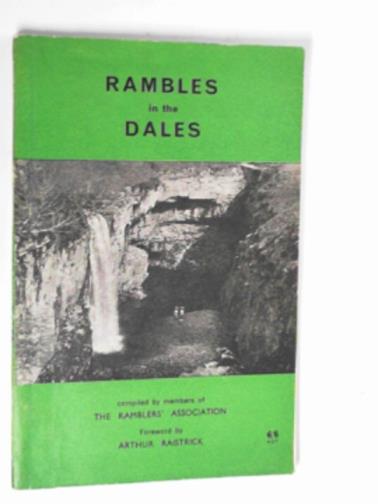 RAMBLERS' ASSOCIATION - Ramble in the Dales: 20 selected walks in the Yorkshire Dales with 20 sketch maps